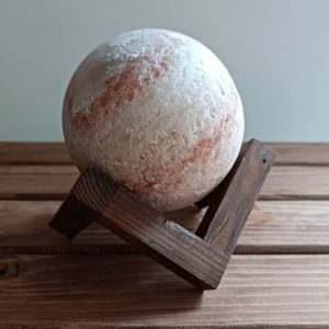 گوی سنگ نمک سفید سایز ۴ (آرامش، پاکی، انرژی مثبت، تعادل)